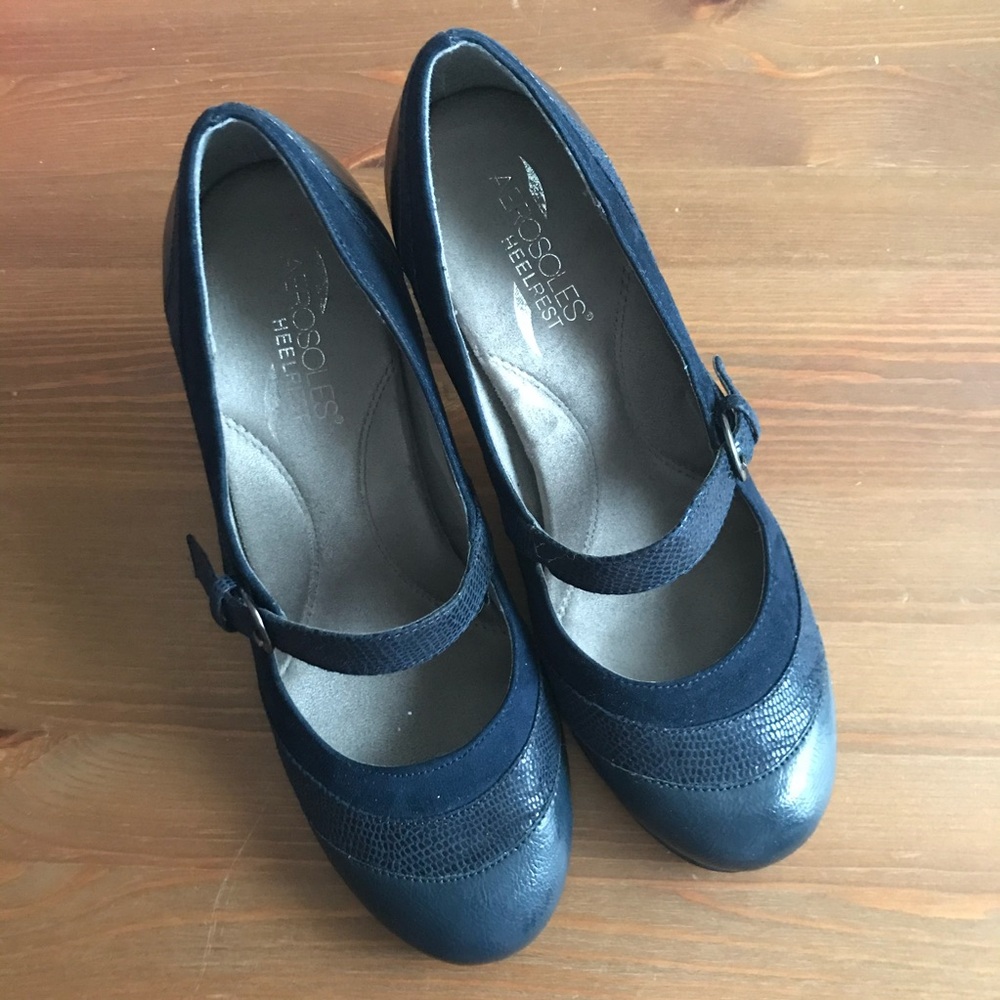 AEROSOLES Navy Mary Jane Roller Rink Pump Heels